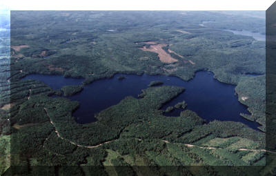 Vue aérienne du lac Carillon